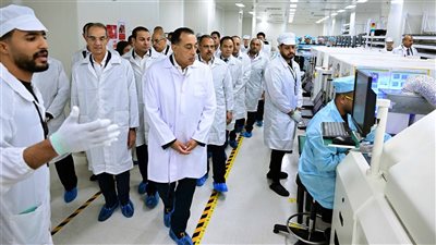يعمل به 2000 مصري، رئيس الوزراء يفتتح مصنع لشركة 