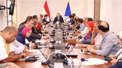 محافظ دمياط يناقش الاستعدادات لانطلاق انتخابات مجلس النواب المقبلة