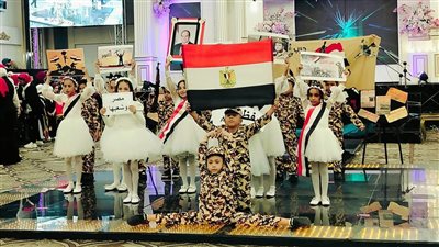 بزي المصريين القدماء، طلاب إدارة تعليم العجمي يحتفلون بذكرى نصر أكتوبر الـ52 (صور)