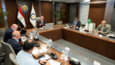 وزير البترول يلتقي وفدًا من شركات التعدين الأسترالية لبحث فرص الاستثمار