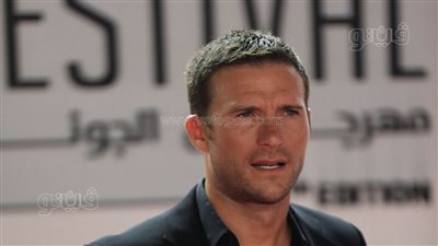 الفنان الأمريكي سكوت ايستوود على ريد كاربت حفل ختام الجونة السينمائي (صور)