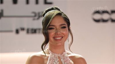 آية سماحة ورنا رئيس تخطفان الأنظار على ريد كاربت ختام 