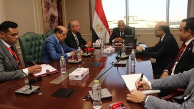 وزير الكهرباء يبحث خطوات إنشاء مجمع صناعي متكامل لإنتاج الأسمدة العضوية 