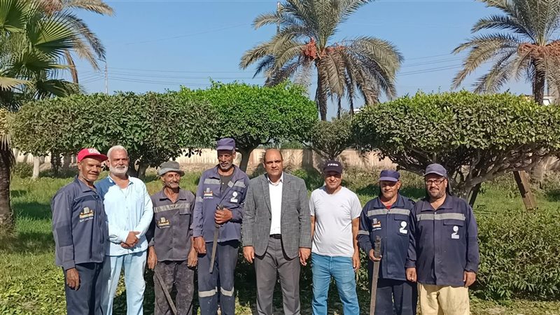 رئيس مدينة دسوق والعمال