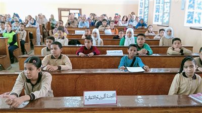 وكيل التعليم بأسيوط يشهد انتخابات اتحاد طلاب المرحلة الابتدائية (صور) 