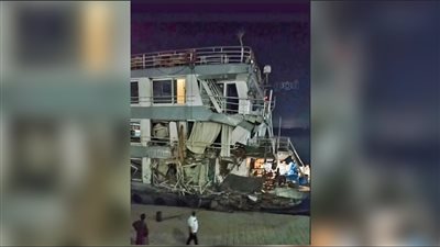 بعد نقل السياح لاستكمال رحلتهم، تشكيل لجنة فنية لفحص كوبري كلابشة بأسوان عقب اصطدام باخرة به 