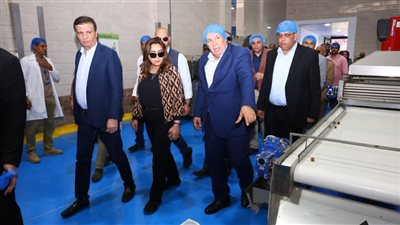 وزيرا التنمية المحلية والزراعة يتفقدان مشروع الإنتاج الحيواني ومجمع تمور الوادي الجديد