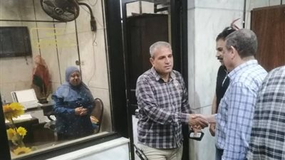 رئيس مركز الزقازيق يتابع أعمال صيانة أعمدة الإنارة ويتفقد المركز التكنولوجي لخدمة المواطنين