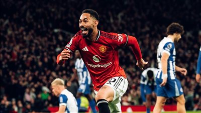 مانشستر يونايتد يقسو على برايتون برباعية في الدوري الإنجليزي 