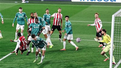 تياجو يحرز هدف برينتفورد الثالث في شباك ليفربول 