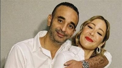 وسط غزل متبادل، منة شلبي تنشر أول صورة مع زوجها المنتج أحمد الجنايني 