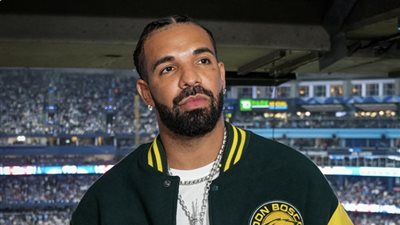 دريك يدخل التاريخ بـ15 أغنية ماسية