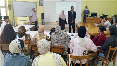 عمل الإسكندرية تتابع الدورات التدريبية المجانية للشباب بمعهد الساليزيان 