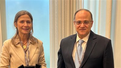 رئيس هيئة الدواء يبحث مع الوكالة الإسبانية جودة المستحضرات المتداولة في الأسواق