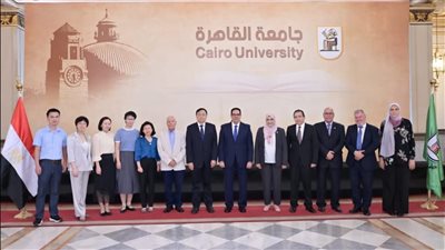 رئيس جامعة القاهرة يستقبل رئيس جيانغنان الصينية لبحث توطين التكنولوجيا الحيوية