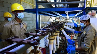 إنتاج 60 مليون قفاز سنويا، مدبولي يفتتح مصنع 