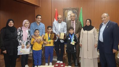 وكيل تعليم الدقهلية يكرم الطلاب المتميزين في مجال الرياضة والبرمجيات