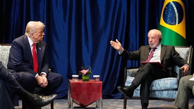 هذا ليس من شأنك، رد عنيف من ترامب على صحفية طالبته بالتوقف عن إحراج رئيس البرازيل (فيديو)