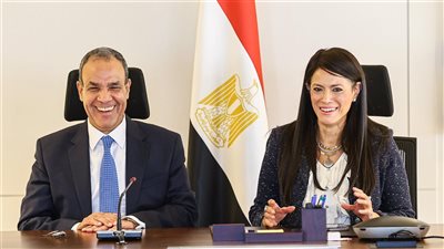 وزيرا التخطيط والخارجية يناقشان عددا من ملفات العمل المشترك لدعم التنمية الاقتصادية