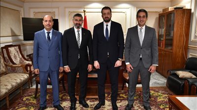 محمد عمران يفوز برئاسة لجنة الإعلام بالشيوخ 