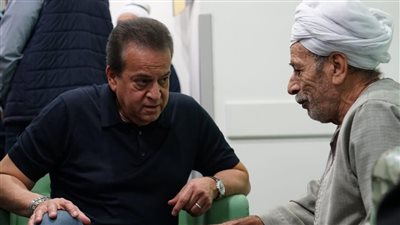 وزير الصحة يتفقد مجمع الإسماعيلية الطبي ويوجه بسرعة الاستجابة لطلبات المواطنين