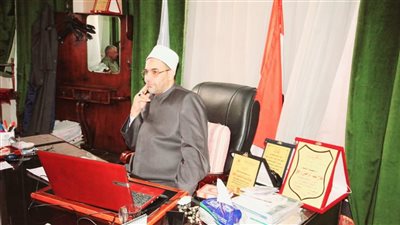 مدير أوقاف الإسكندرية يبحث مع موظفي مركز المعلومات تطوير منظومة العمل 