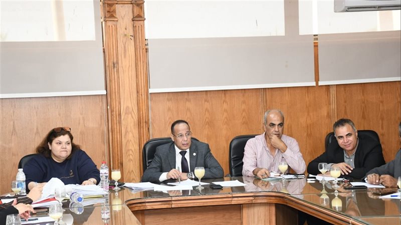 جامعة القناة تناقش