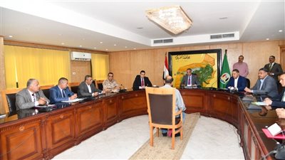 علاج على نفقة الدولة أبرز مطالب المواطنين في لقاء محافظ الفيوم الدوري