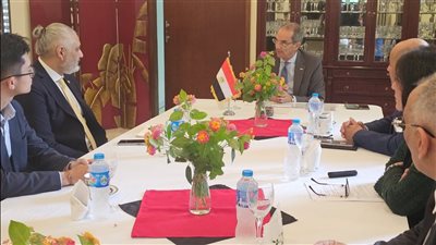 وزير الاتصالات يبحث مع شركات عالمية الاستثمار في مصر