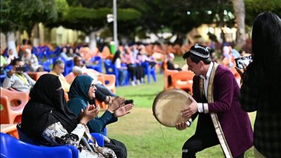 شاهد، تفاعل جمهور الإسماعيلية مع عروض الفرق الأجنبية بمهرجان الفنون الشعبية