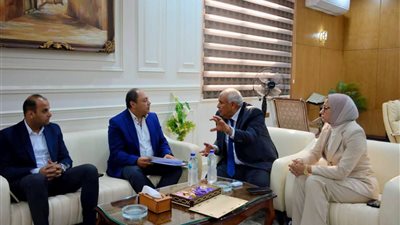 لبحث المشروعات التنموية المشتركة، محافظ الوادي الجديد يلتقي رئيس هيئة تنمية الصعيد 