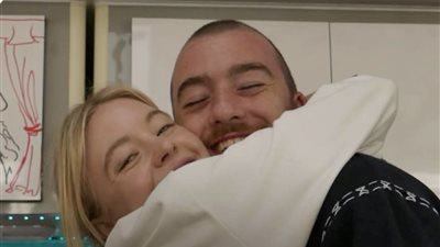 سيدني سويني تتحدث عن وفاة أنجوس كلاود: كانت تجربة مؤثرة للغاية