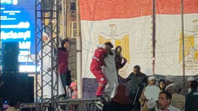 العصاية جت في راسه، إصابة عارض بفرقة المنيا للفنون الشعبية خلال عرض بالإسماعيلية (صور) 