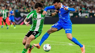 أتلتيكو مدريد يهزم ريال بيتيس بثنائية ويقتحم المربع الذهبي بالليجا