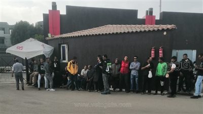 الخطيب يتابع أزمة إضراب عمال الأهلي ويطالب بإيجاد حلول سريعة