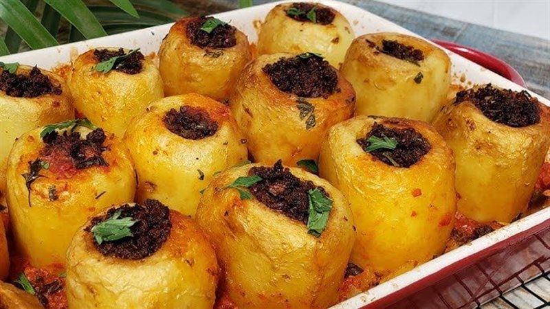 البطاطس المحشية باللحمة،