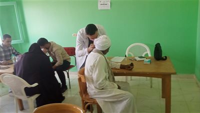 جامعة قناة السويس تنظم قافلة طبية وتوعوية بقرية أم عزام في القصاصين 
