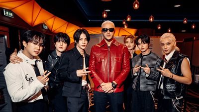 ستراي كيدز ودي جي سنيك يجتمعان في 