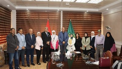 محافظ القليوبية يكرم 