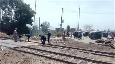  غلق مزلقان الطارف بنجع حمادي في قنا غدا