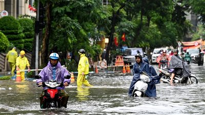 الفيضانات تجتاح وسط فيتنام وتؤدي لإجلاء الآلاف