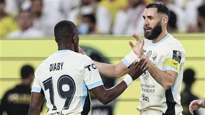 الاتحاد يتقدم على النصر 2-1 في شوط أول مثير 