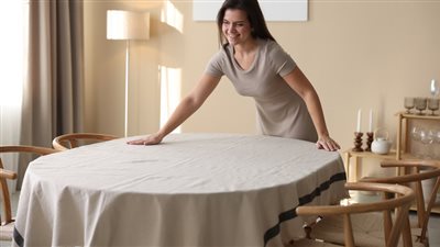 بطريقة آمنة، خلطات فعالة لتنظيف المفارش والستائر في المنزل