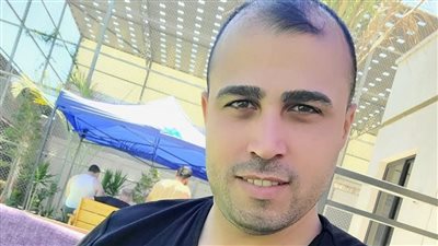 استشهاد صحفي فلسطيني وزوجته جراء استهداف الاحتلال لمخيمه بالنصيرات