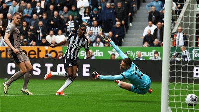 كأس كاراباو، توتنهام يخسر أمام نيوكاسل في ثمن النهائي