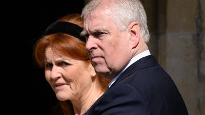 قناة بريطانية شهيرة تطرد سارة فيرجسون زوجة الأمير أندرو بعد تورطه في جرائم إبستين