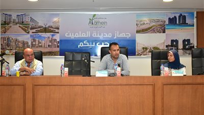 رئيس جهاز العلمين الجديدة يستقبل أوائل طلاب مطروح 