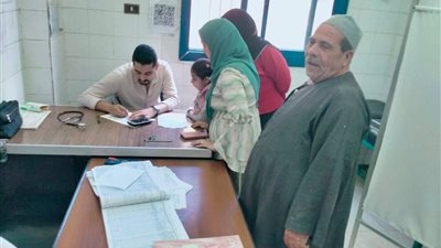 تقديم خدمات طبية لـ360 مواطنًا خلال قافلة شاملة بشبراخيت في البحيرة