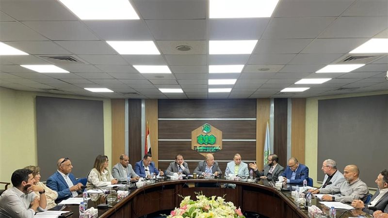مستثمرو العاشر من