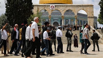 1300 مستوطن يقتحمون المسجد الأقصى وسط حماية من شرطة الاحتلال